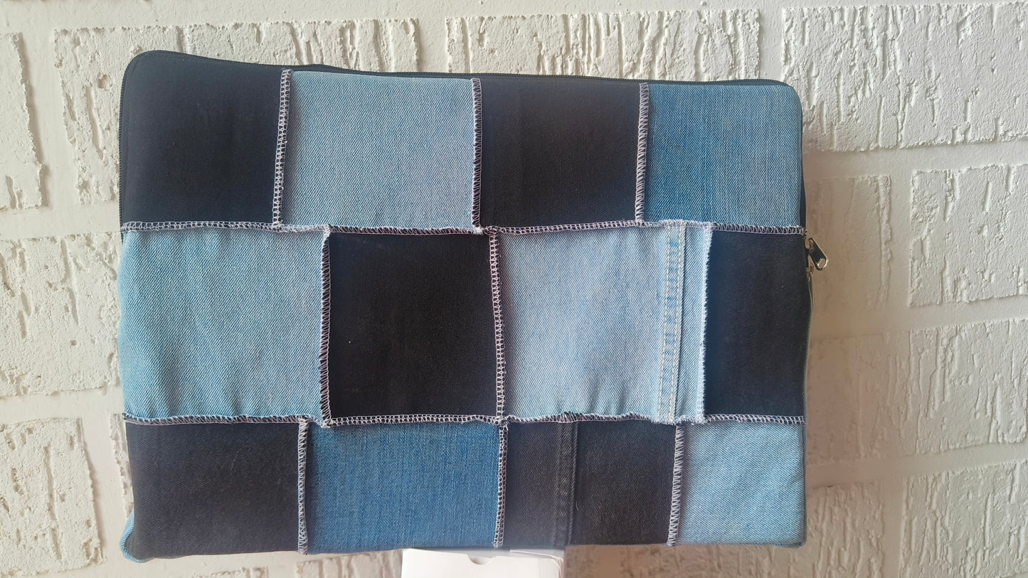 EcoChic Patchwork Laptop Sleeve - Sustainable Style with Unique Design